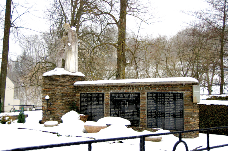 Kriegerdenkmal zu Ehren der im Ersten und Zweiten Weltkrieg Gefallenen
